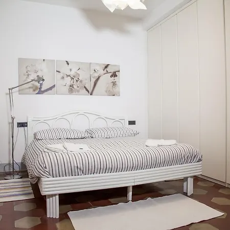 Apartment Via Taddea Florenz